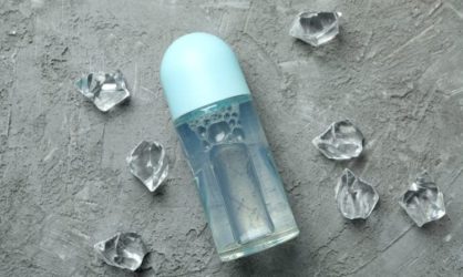 Убираем мешки под глазами с помощью льда