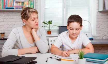 Что делать, если ребенок не хочет делать уроки?